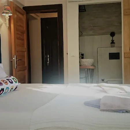 Couette-café Smyrna 3*